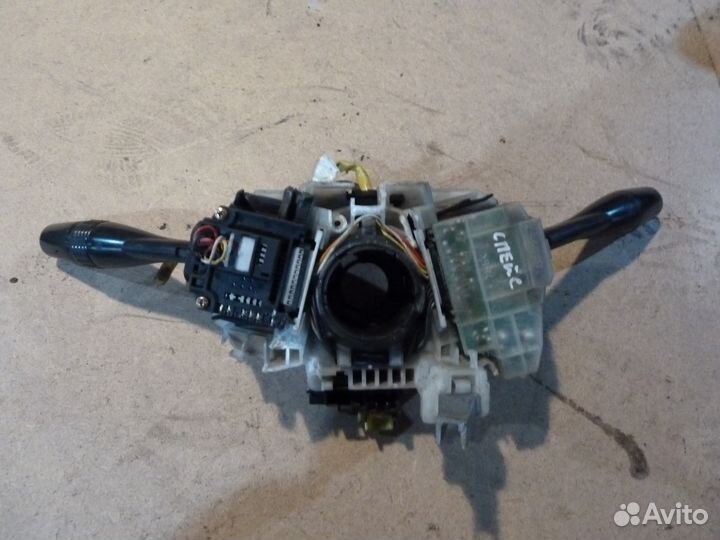 Переключатель подрулевой Mitsubishi Space Runner