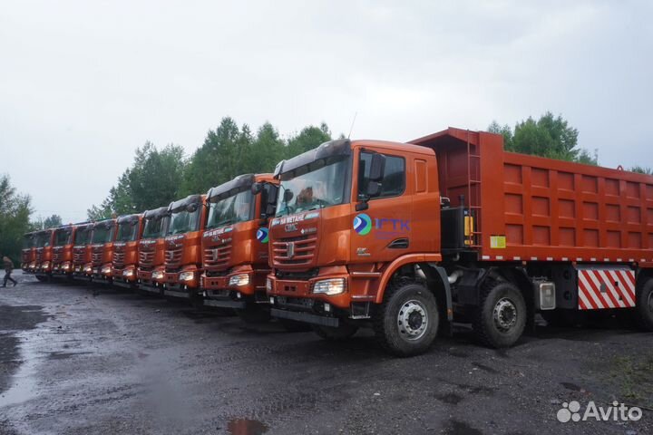 Водитель автосамосвала