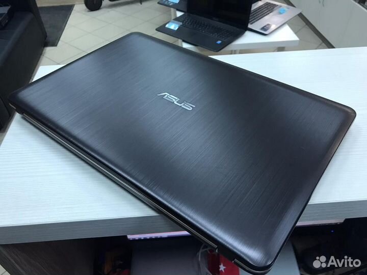 Ноутбук Asus core i5-7200/8gb/SSD256/MX920