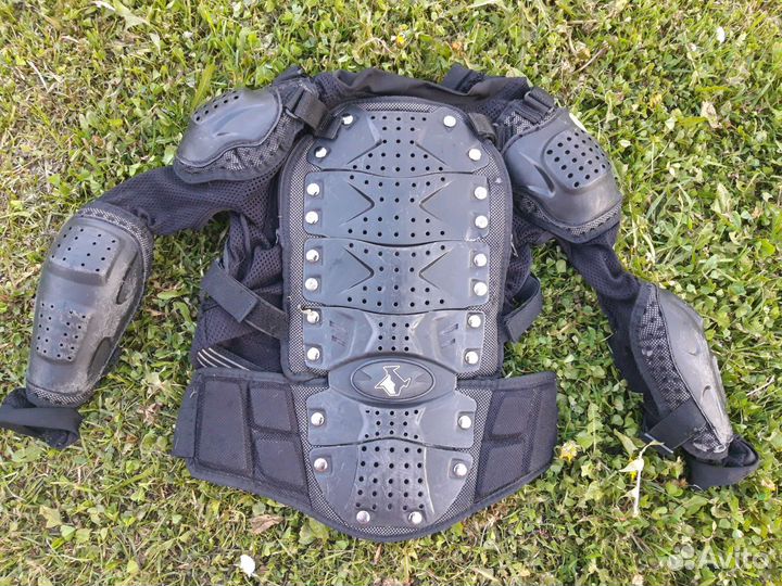 Защитный костюм для роликов, скейта