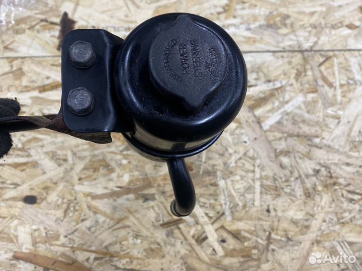 Бачок гур Хундай Старекс А1