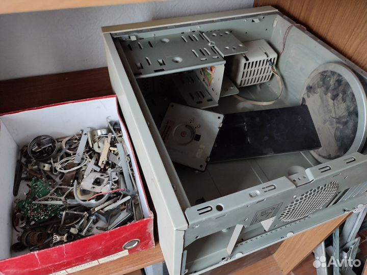 Металл от компьютеров и др