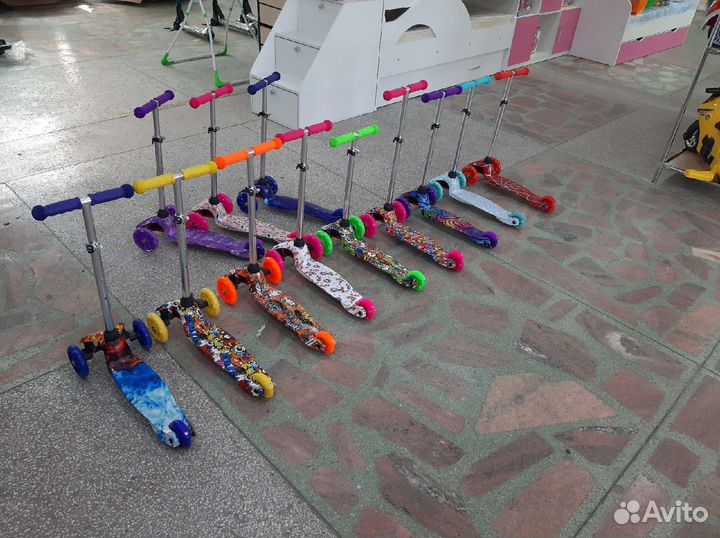 Самокат 3-х колёсный Mini принт (новый)