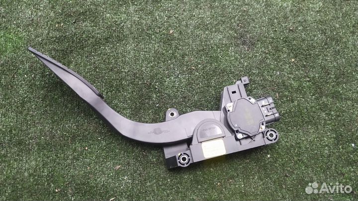 Педаль газа Chevrolet Captiva 2012