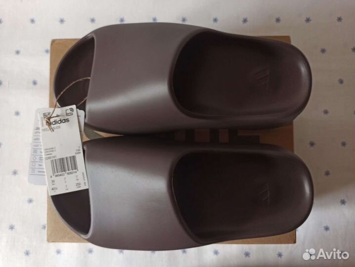 Yeezy slide soot 7us
