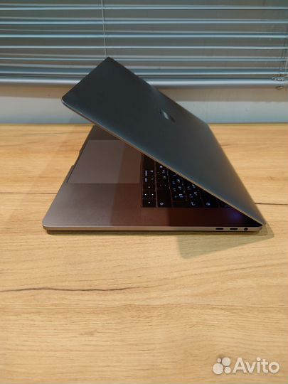 Apple MacBook Pro 15 2017 полный комплект