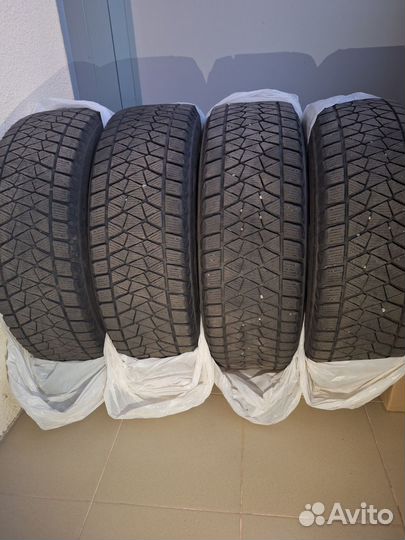 Bridgestone Blizzak DM-V2 225/65 R17 102