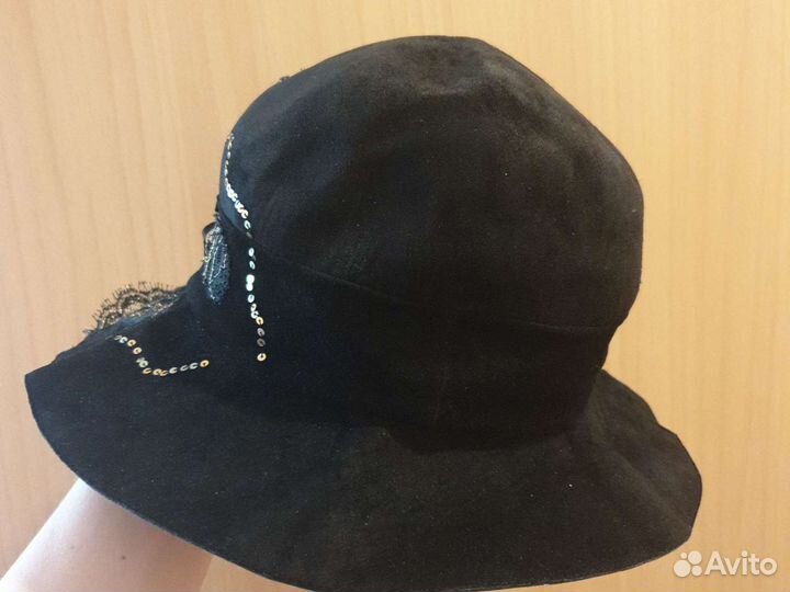 Шляпа женская из мягкой замши