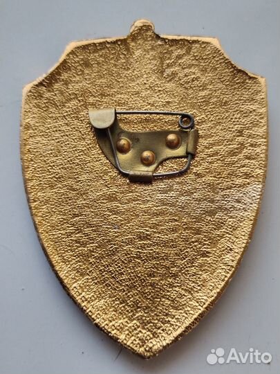 Знаки учебных заведений