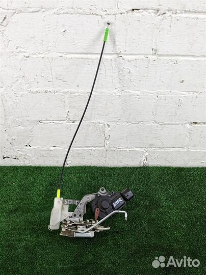 Замок двери передней правой Toyota Aygo B10 2009