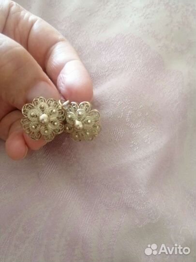 Золотые серьги