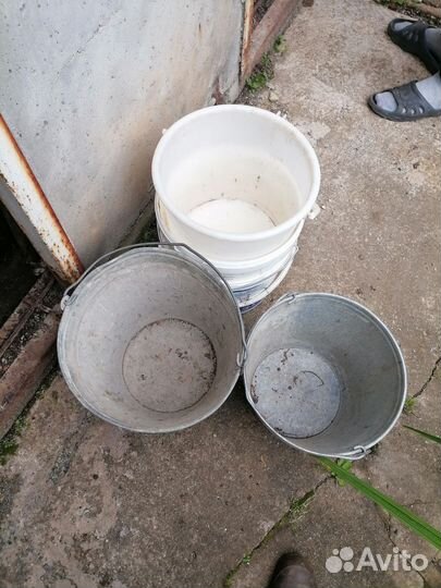 Грабли лопата тряпка лейка