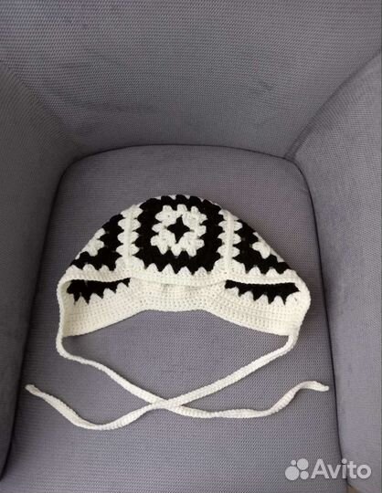 Чепчик в стиле бабушкин квадрат