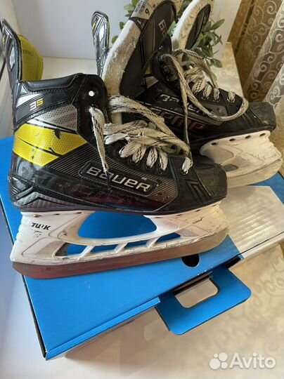 Коньки хоккейные