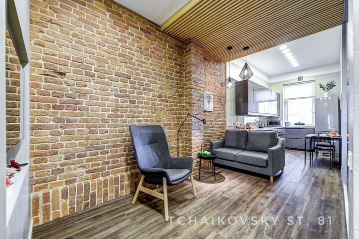 2-к. квартира, 71 м², 2/5 эт.