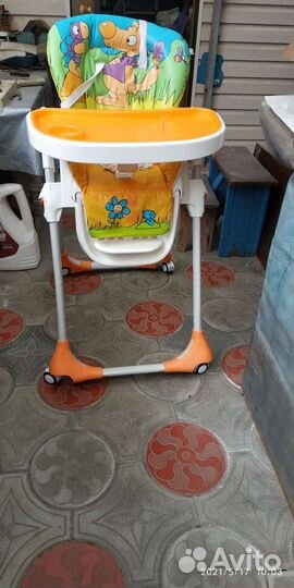 Детский стульчик для кормления