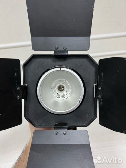 Студийная вспышка