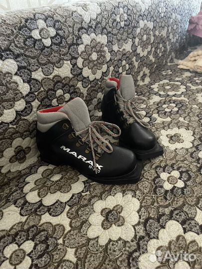 Лыжные ботинки