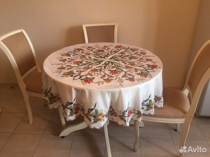 Скатерть на круглый стол батик