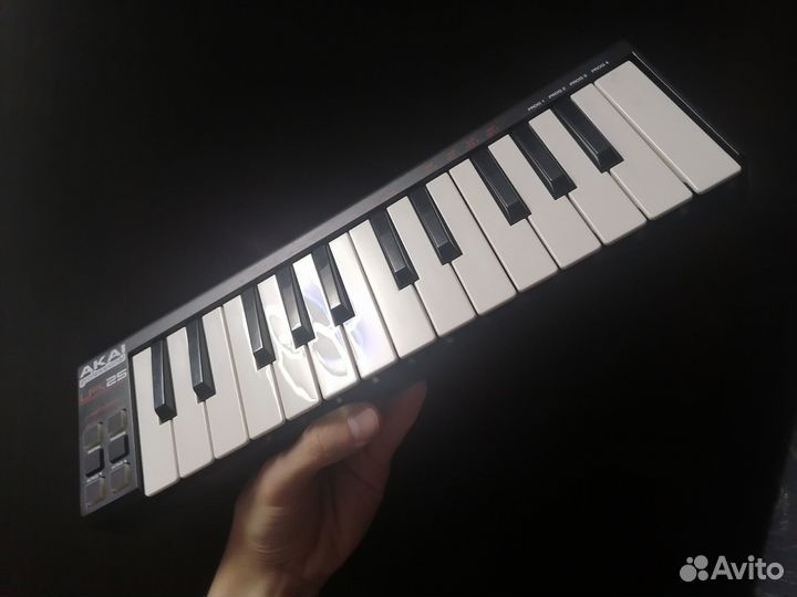 Миди клавиатура akai оригинал