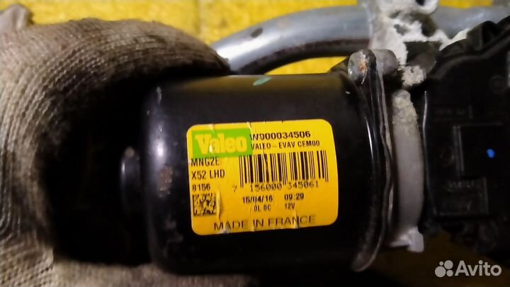 Моторчик стеклоочистителя передний Renault Logan 2