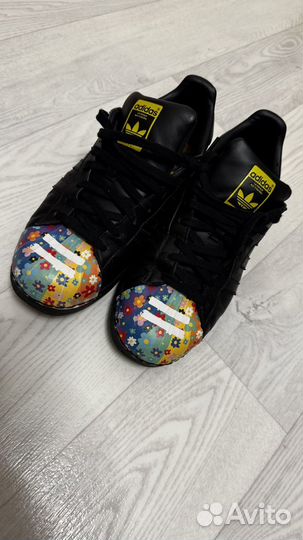 Красовски Adidas superstar pharrell williams