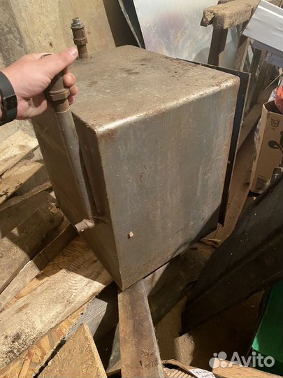 Бак для воды металлический, в баню или отопление