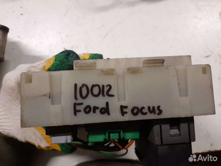 Блок предохранителей Ford Focus 1 1998-2005