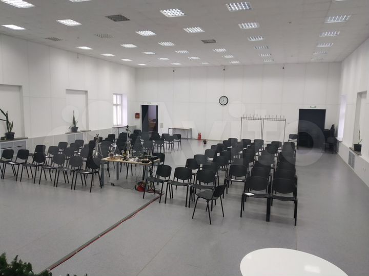 Офис и Зал со сценой, 386 м²