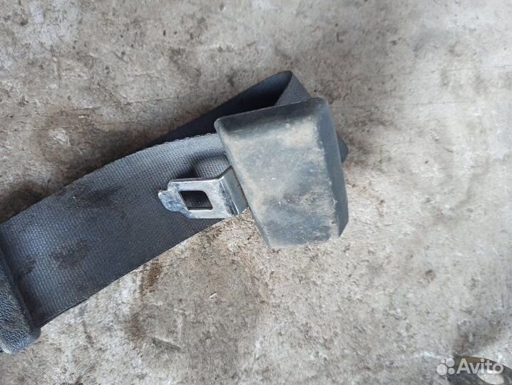 Ремень безопасности задний левый Subaru Legacy B10