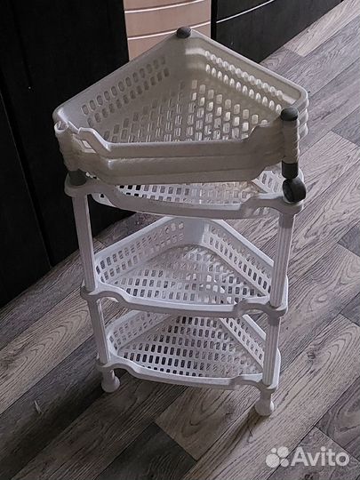 Этажерка пластиковая угловая