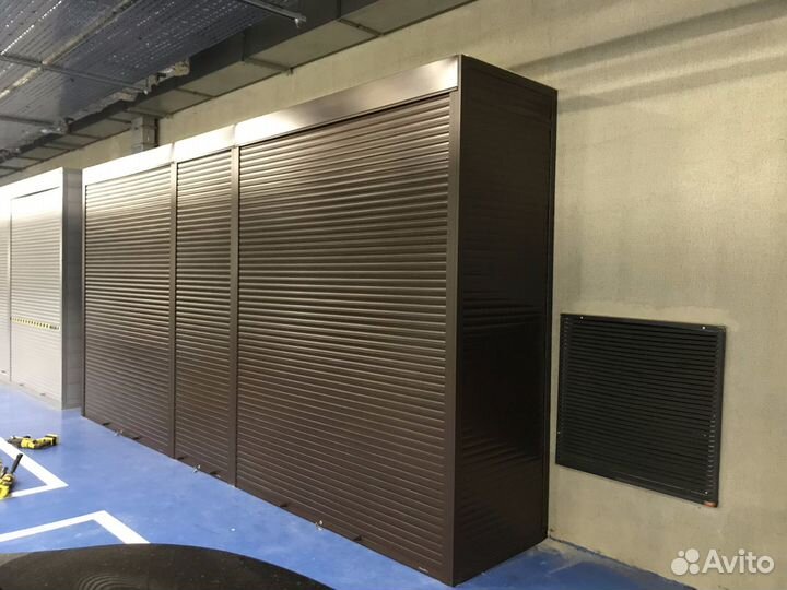 Шкаф в паркинг. Шкаф для колёс, резины