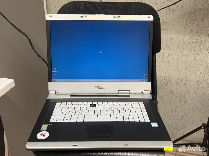 Ноутбук Fujitsu Siemens Amilo pro v2035
