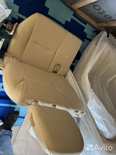 Сидения на Lexus LX