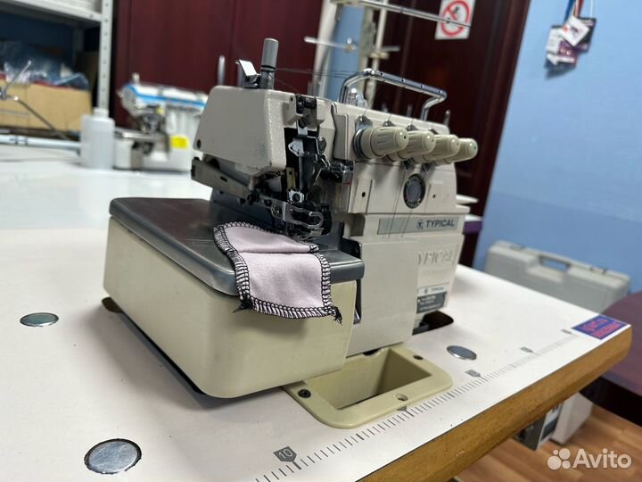 Промышленный четырехниточный оверлок Typical 794-4