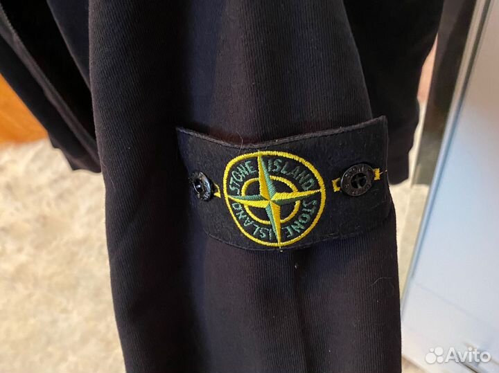 Зипхуди stone island