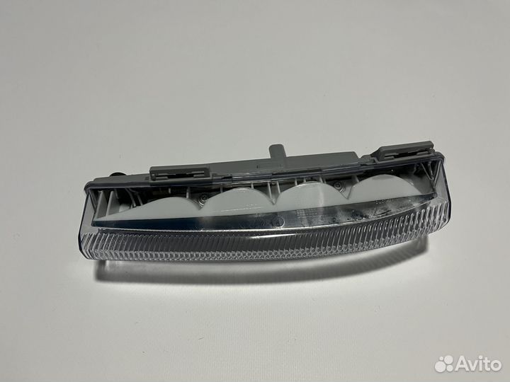 Правый ходовой огонь Mercedes W204 Mercedes W212