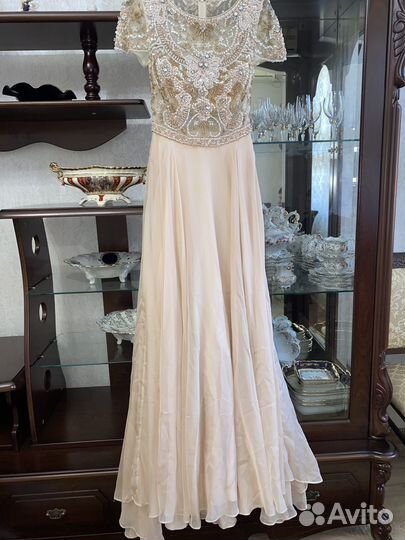 Платье вечернее