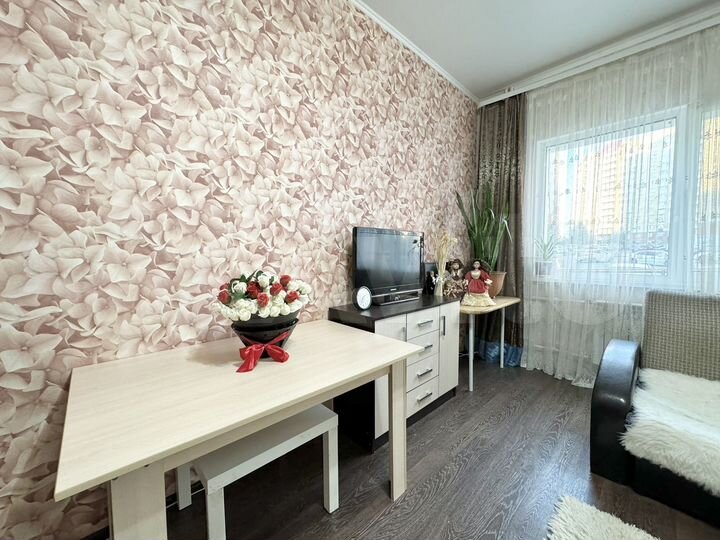 3-к. квартира, 60 м², 1/17 эт.