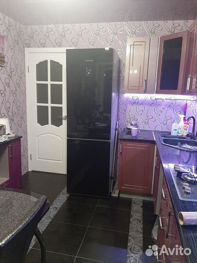 Холодильник черное стекло