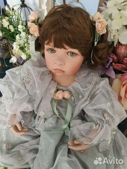 Кукла фарфоровая коллекционная