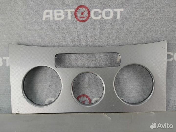 Накладка бу отопителем VW Passat (B6) 2005-2010