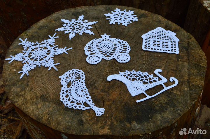 Ёлочные игрушки вязаные крючком снежинки