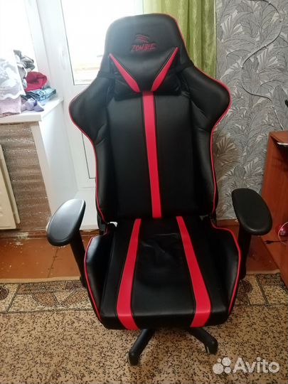 Игровое компьютерное кресло