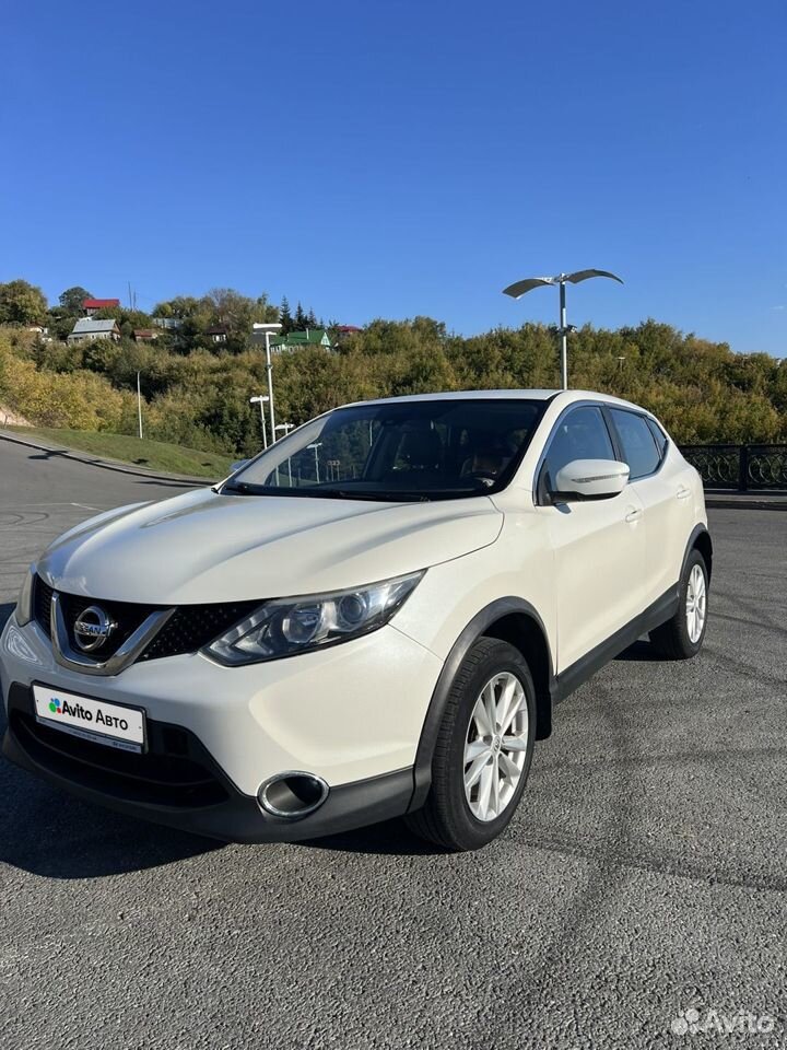 Nissan Qashqai 1.2 CVT, 2017, битый, 140 000 км