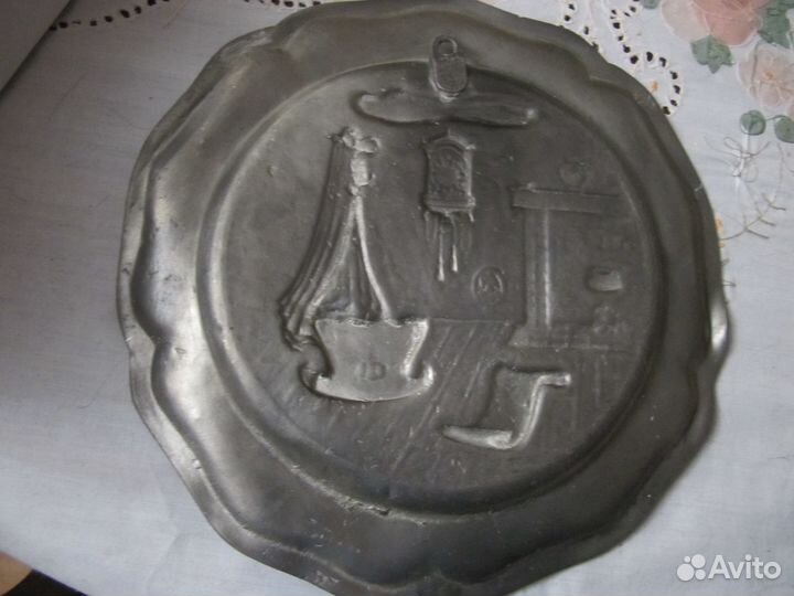 Винтажная тарелка из олова Голландия