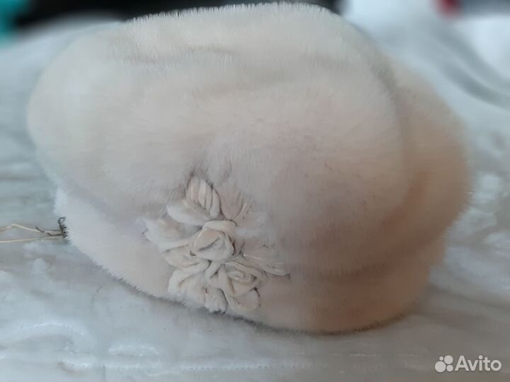 Берет норковый белый