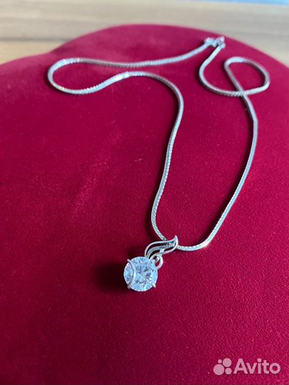Кулон с цепочкой