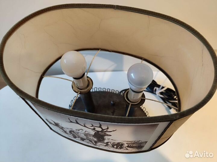 Лампа настольная