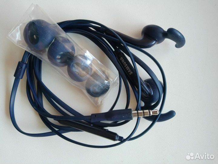 Наушники Samsung EO-EG920L Мощный бас